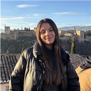 Estudiante de 1º de doble grado de educación primaria e infantil. Querría ayudar con las tareas de clase a niños de primaria.